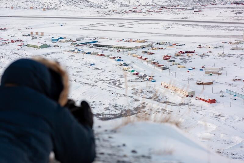 photographer above Kangerlussuaq. Photo Filip Gielda Visit Greenland copy